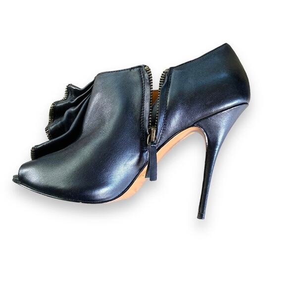 Elizabeth & James Ruffle Peep Toe Stiletto Shoes Sz 7.5B Black Leather Edgy - Picture 8 of 12